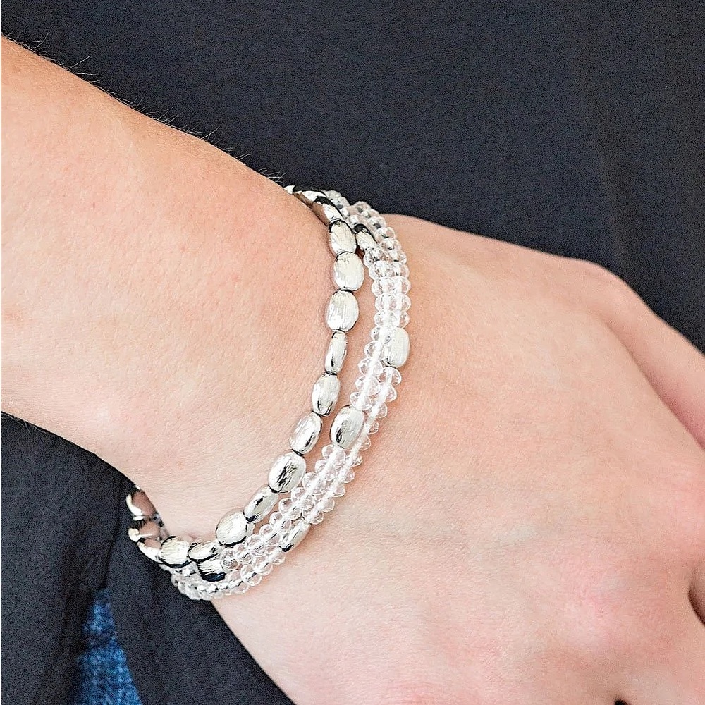 ❤️‍🔥5/$25❤️‍🔥 Hello Beautiful White Bracelet